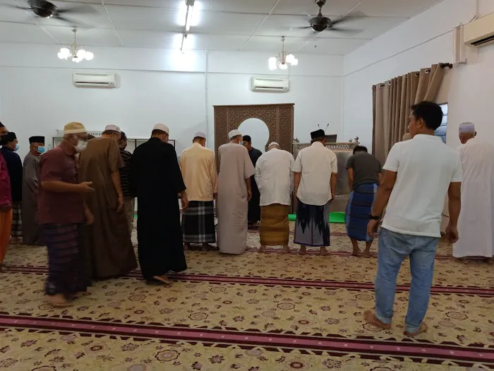 Surau Sementara @ Dewan Raja Sehari Picture 7