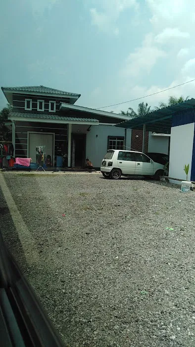 MJ garage Picture 2