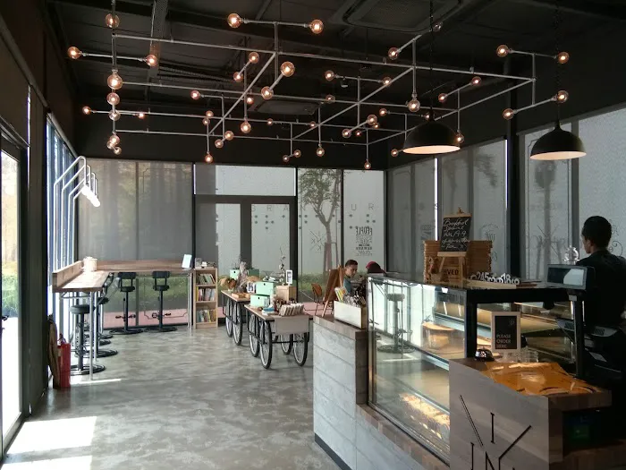 Grandeur Labs Picture 9