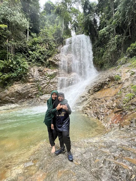 Strata waterfall Picture 7