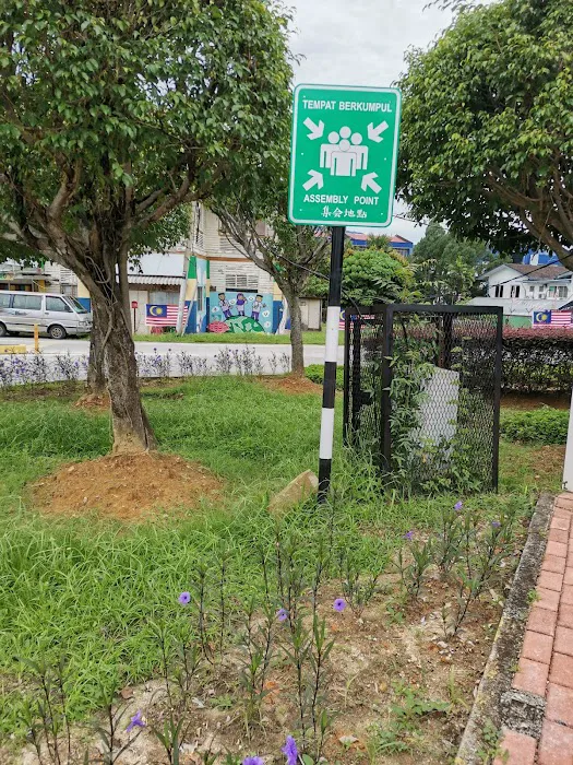 Taman Bowen Picture 10