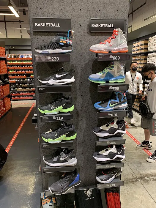 Nike Factory Store - Genting Premium Outlets Picture 6
