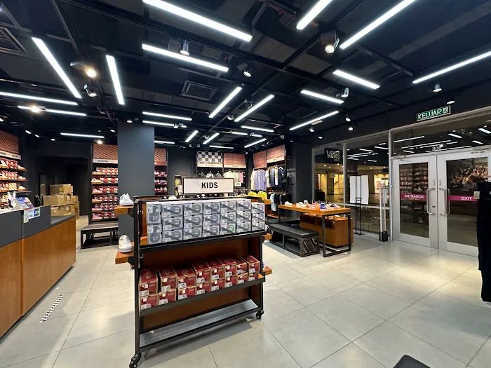 Nike Factory Store - Genting Premium Outlets Picture 9