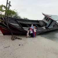 Abandoned Boat ico