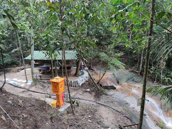 Sungai Long Hill1 Waterfall @ Lukla Camp Picture 7