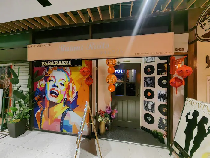 Paparazzi Lounge Bar Picture 1