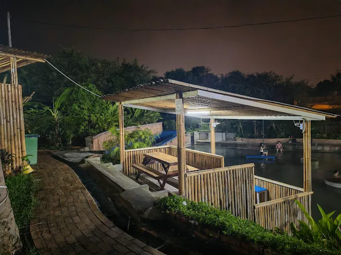 Serai Bamboo Hot Spring Cafe Picture 8