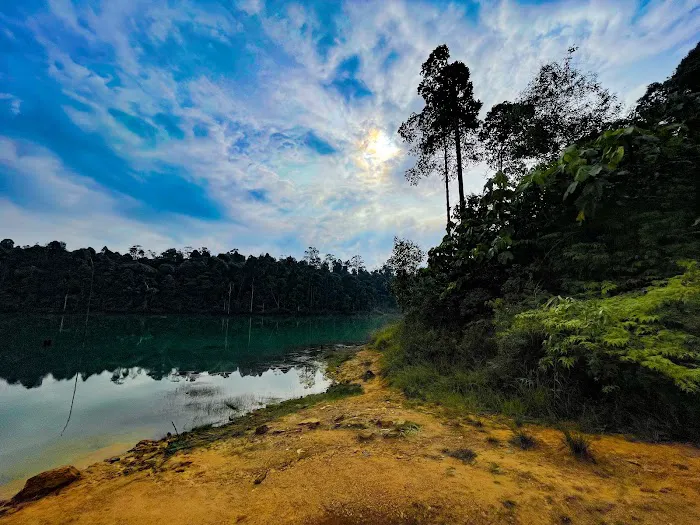 Setia Alam Community Trail Lake Picture 4