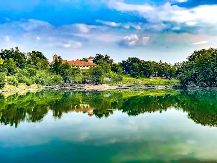 Setia Alam Community Trail Lake Picture 8