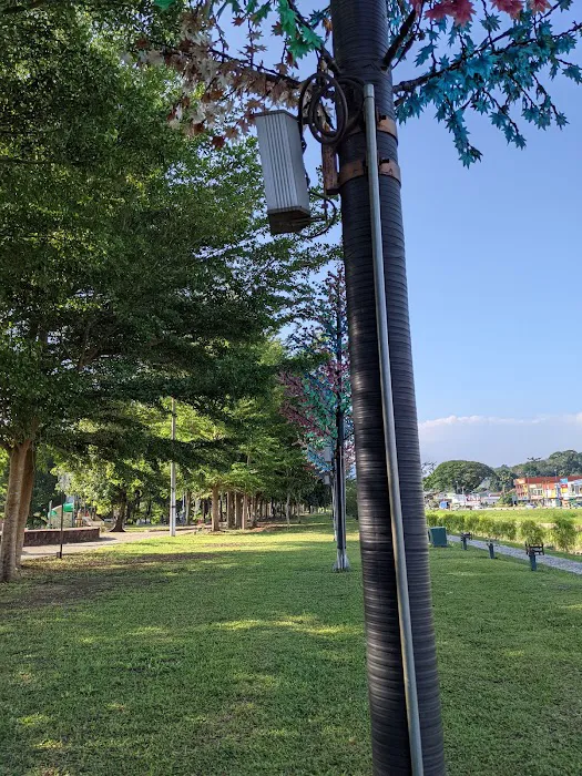 Taman Pinggiran Sungai Marong Picture 5