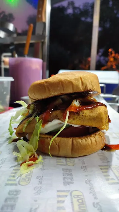Sentosa Burger Junction Picture 2