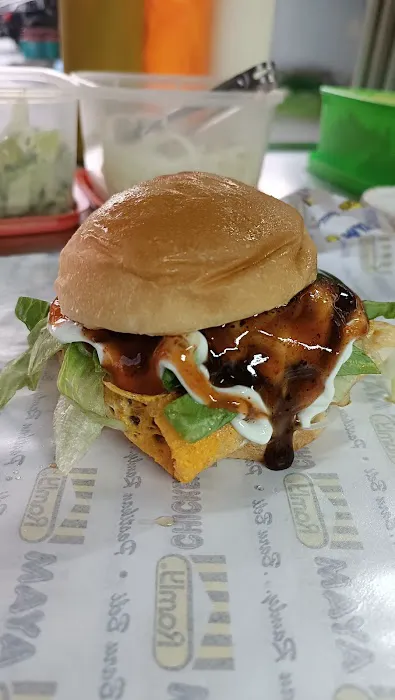 Sentosa Burger Junction Picture 8