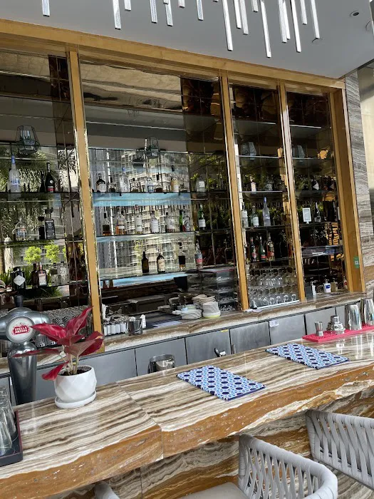 Pool Bar & Grill Picture 6