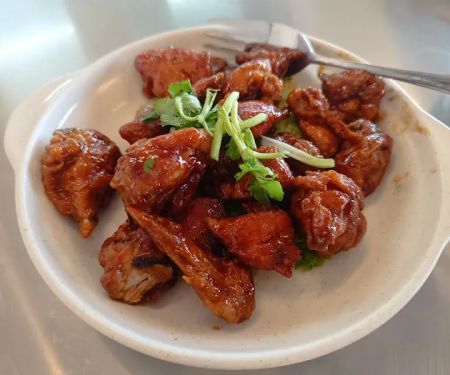 双溪由渔村海鲜饭店Bagan Sungai Yu Seafood Restaurant