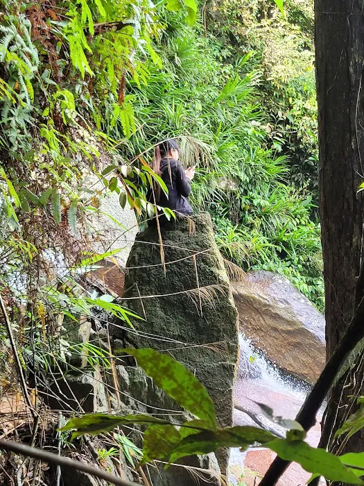 Sg Long Waterfall Picture 7