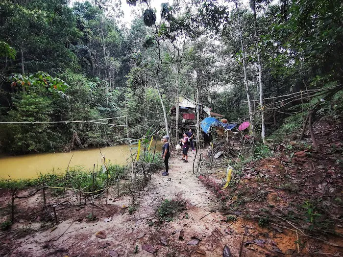 Emerald Hiking Spot Picture 1