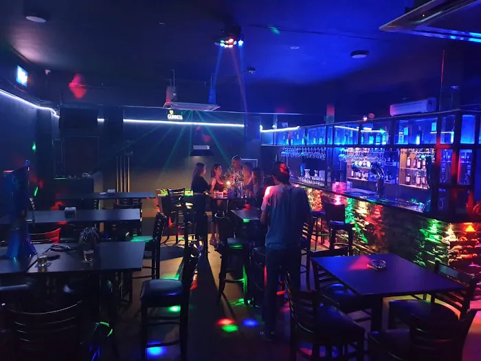 Traders Bar Picture 3