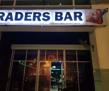 Traders Bar