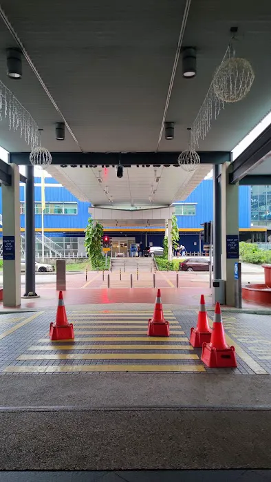 The Curve - South Entrance | facing IKEA Picture 5