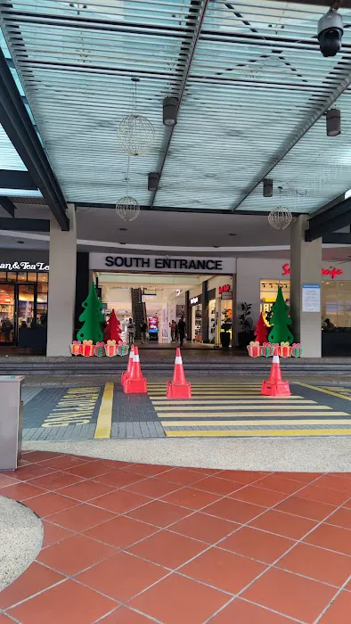 The Curve - South Entrance | facing IKEA Picture 8