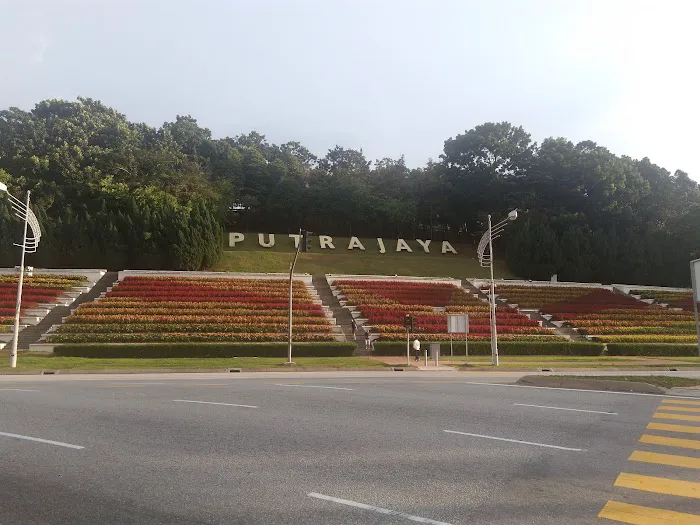 Persiaran Sultan Sallahuddin Abdul Aziz Shah Picture 9