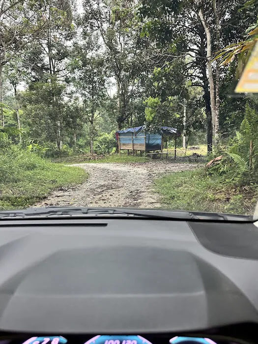 Jeram Perlus Waterfall Parking Trailhead Picture 4