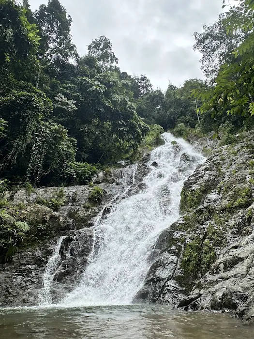 Jeram Perlus Waterfall Parking Trailhead Picture 2