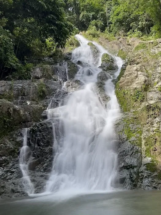 Jeram Perlus Waterfall Picture 2