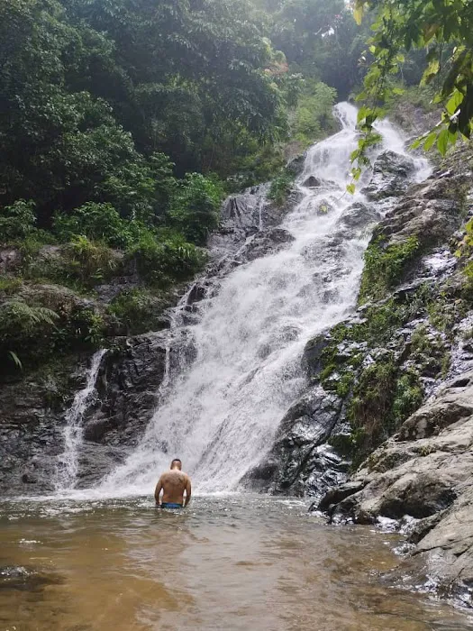 Jeram Perlus Waterfall Picture 6