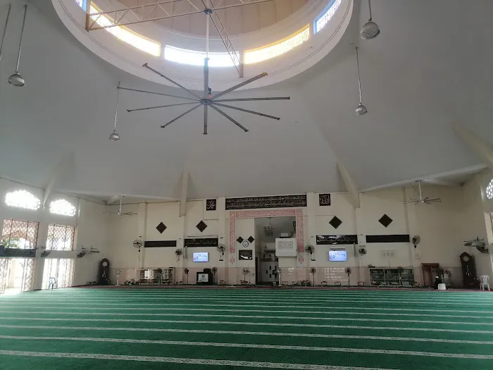 Taman Taming Jaya Mosque Picture 3