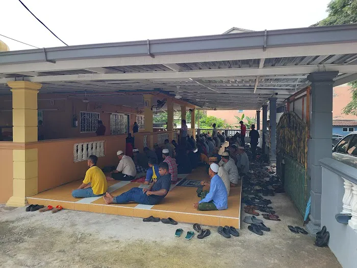 Surau Al Iman Taman Putra Budiman (Surau Jumaat) Picture 3
