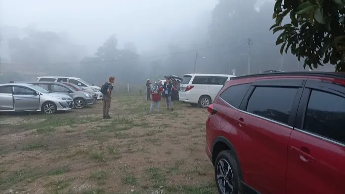 Car park to Gunung Hitam Trailhead Picture 2