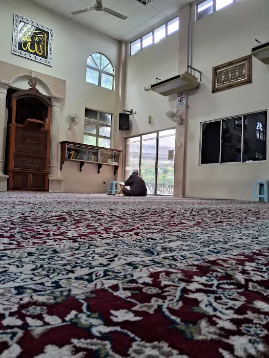 SURAU IMPIAN EHSAN (SURAU JUMAAT) Picture 10