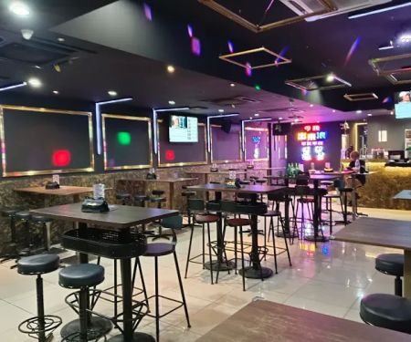 RAMONA PUB