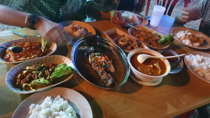 Grand Seafood Picture 6