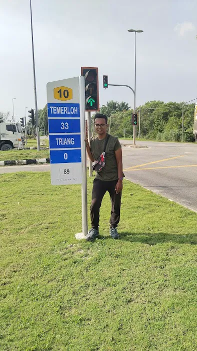 0 km Triang Picture 2