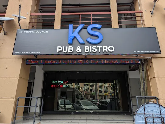 KS PUB & BISTRO Picture 1
