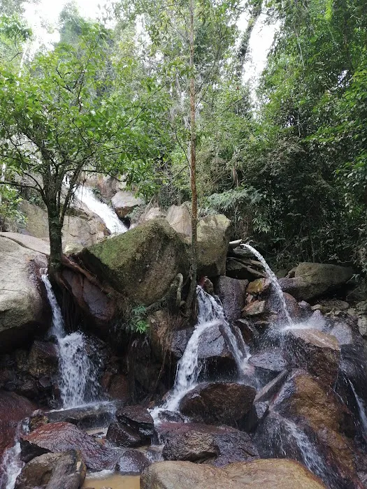 Enggan waterfall Picture 2