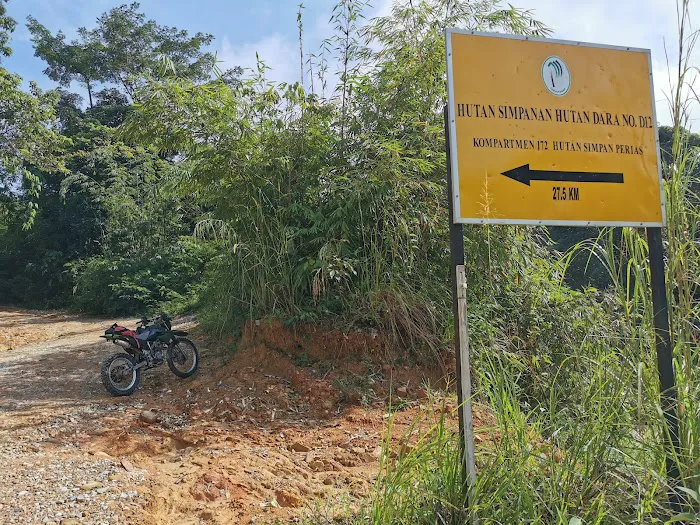 Junction left Pos Bihai, Sempadek,Belatim, right to Pos Tohoi, Simpor, Gob Picture 4