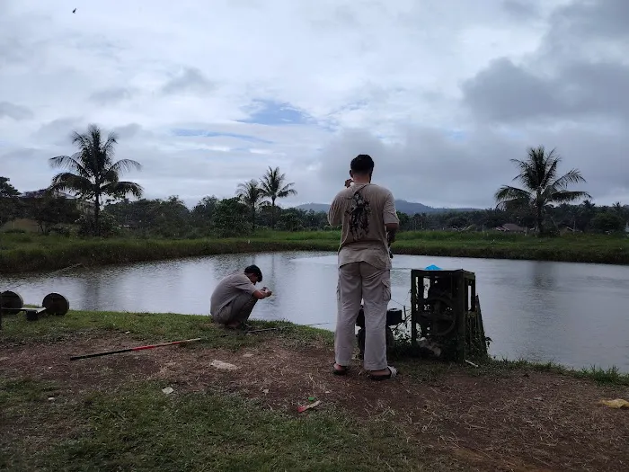 Kolam Pancing Abe War Picture 1