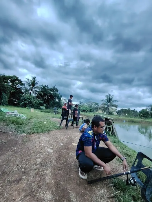 Kolam Pancing Abe War Picture 5
