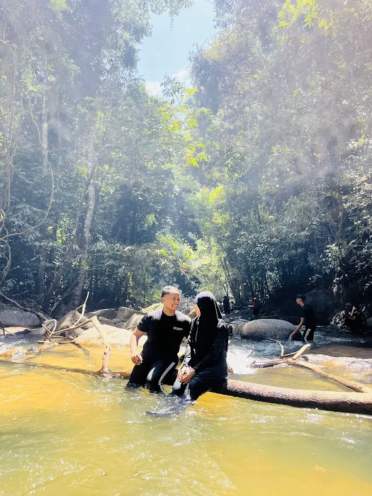 Trail Head to Batu Bertenggek Waterfall Picture 6