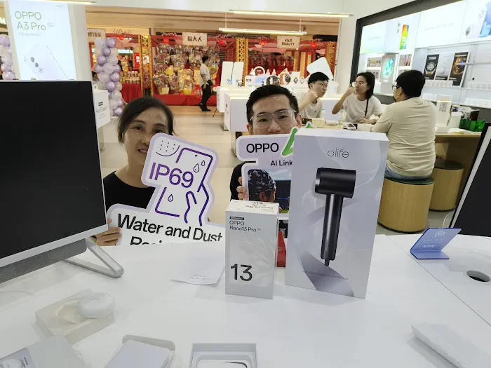 MY OPPO SPACE SETIA CITY MALL Picture 3