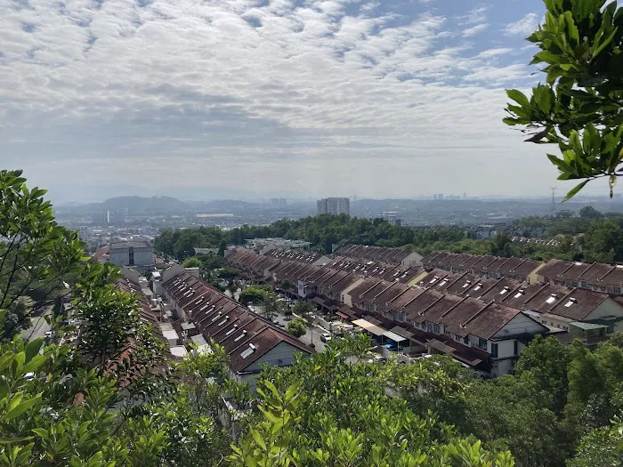Bukit Serdang trailhead Picture 1