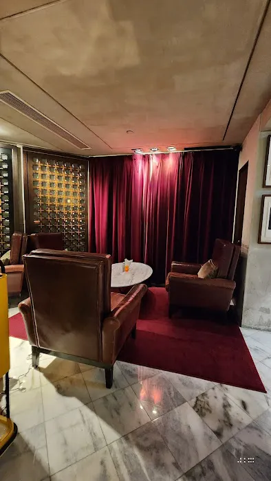 443 Bar Lounge Picture 3