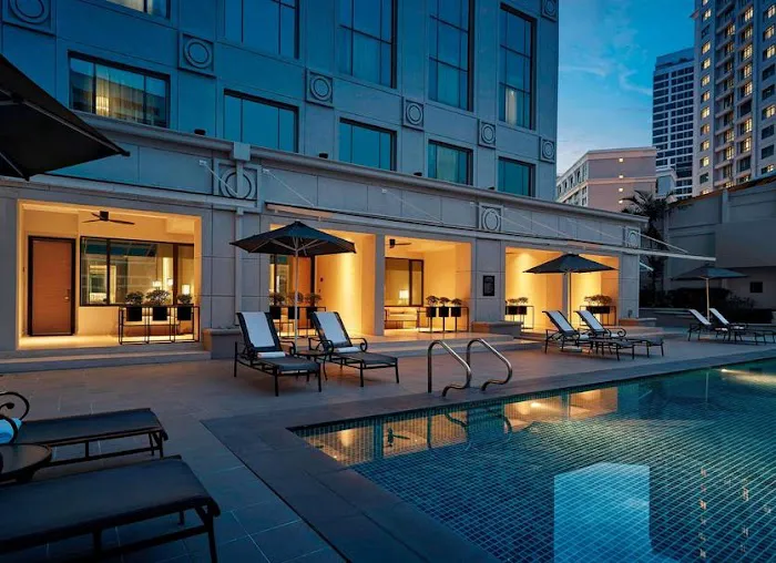 Belaire Bar @ JW Marriott Picture 8