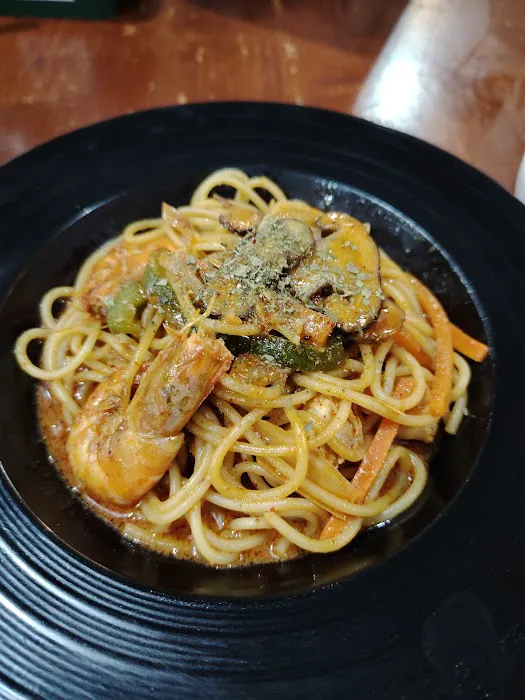 Hungrezy Cafe & Restaurant Picture 6