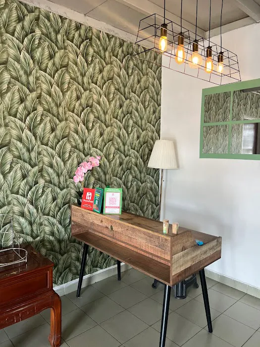Hungrezy Cafe & Restaurant Picture 3