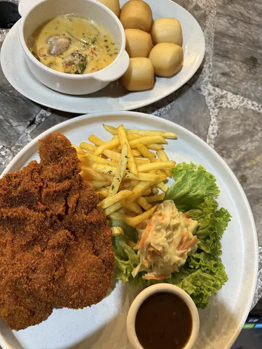 Hungrezy Cafe & Restaurant Picture 10