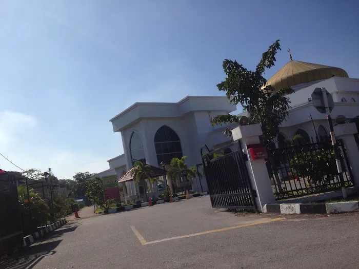 Kampung Raja Uda Mosque Picture 10